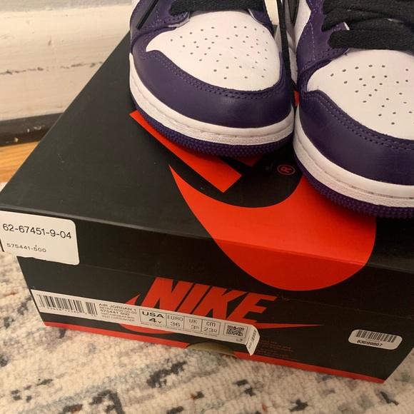 NEW Air Jordan 1 Retro High Court Purple size 4Y or 6 - Picture 7 of 9